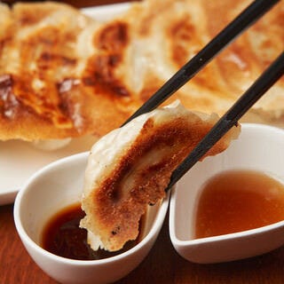 中華バル PABLO_鶏白湯焼餃子(5個)