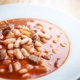 豆のスープもトルコ料理ならでは。シンプルでいて濃厚な味わい！
