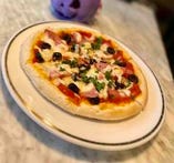 ボロニアソーセージとオリーブのPizza