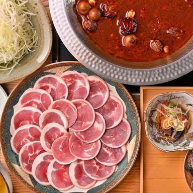 鴨しゃぶ 粋玄(すいげん)_鴨の薬膳火鍋(個室限定メニュー)