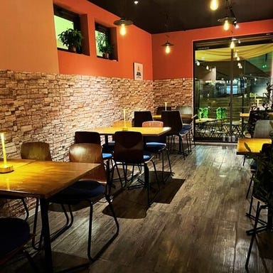 黒豚ハンバーグ よっちゃん_少人数から大人数まで貸切可能