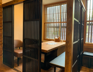 ICHIKABA‐イチカバ‐ 神戸肉匠 神源壱屋＆カバの気持ちカフェ  店内の画像