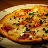 トマトソースピザ