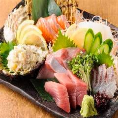 [本日のお刺身]鮮度抜群だから、魚の旨みをそのまま感じられます