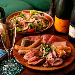 卓球+カジュアルダイニング Nanpeidai Lounge