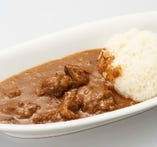 和牛のうまみ溢れるかやらん大人気の一品【和牛カルビカレー】