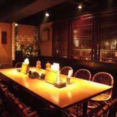12～14名様でご利用の場合はお写真のお席をご利用いただけます