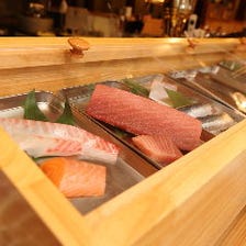 新鮮、旬の魚介の仕入れ。