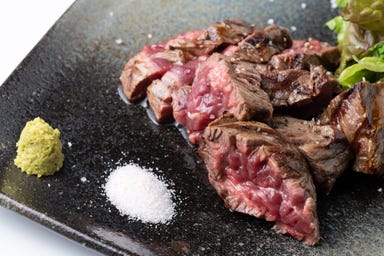 極上肉・熟成肉×大粒濃厚うに お肉バル うに メニューの画像