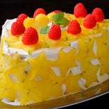 【誕生日や記念日のお祝いに！】
特製ケーキ演出でサプライズ♪