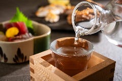 旬の魚介や肉料理に合せて、お酒の味わいと香りをお楽しみ下さい