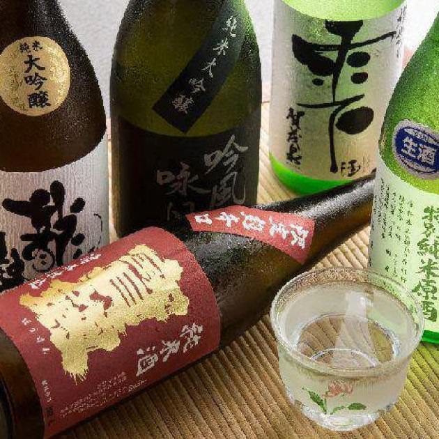 飲み放題は二種類。日本酒１銘柄飲み放題付きで２５００円！
