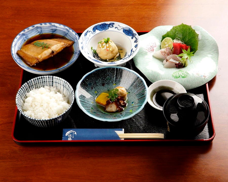 おさかな家 佐藤 宴会 接待 魚と会席