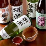 人気銘柄の日本酒から、店主おすすめの生酒まで揃えています。