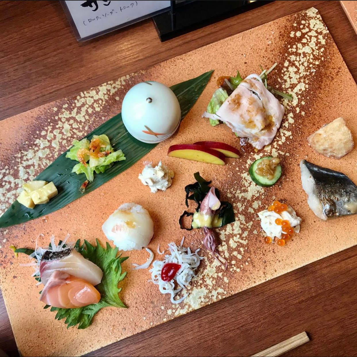 ランチ限定 一刻和膳 前菜和膳 天ぷら お魚煮付け 御飯 赤だし 食後の茶菓子 の詳細 くずし割烹こまじろ 三宮 居酒屋 ぐるなび