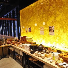 和×diner やまと小町 YAMATOKOMACHI_【奈良県産の食材をふんだんに使用】当館の朝食ビュッフェでは、奈良の自然が育んだ新鮮な食材を中心に、和洋豊富なメニューをご用意しています。旅の朝に、奈良の風土を感じるやさしい味わいをどうぞ。