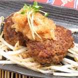 おきなわ和牛100%の『ハンバーグ串』 ※画像は「おろしポン酢」