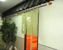 この暖簾が目印。
