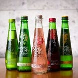 【ボトルグリーン】
天然のハーブと果汁を加えたノンアルコール