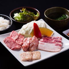佐賀牛カルビ･黒豚カルビ･鶏もも･ホルモンの蔵元バリューランチ