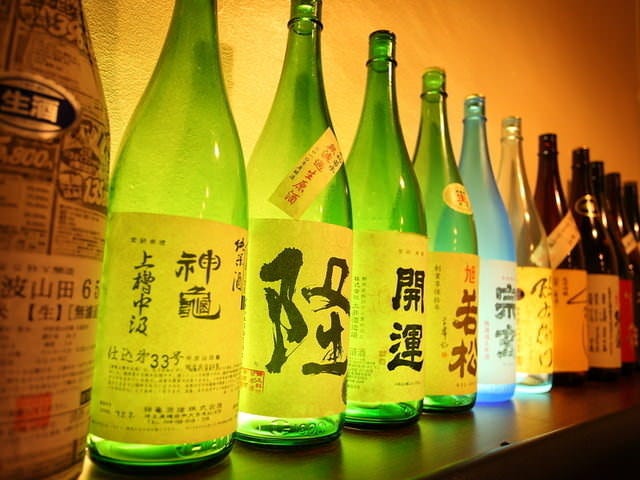 すべて純米の日本酒、約40種類。他に梅酒、焼酎も豊富です。　