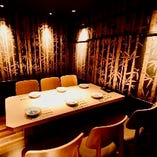 【テーブル個室】
4〜10名様用/竹林をイメージした完全個室