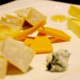 厳選チーズ５種盛り合わせ