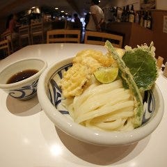 谷や