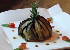 ベイコズケバブ*煮込んだ牛肉をナスで包んで焼いたナスケバブ
