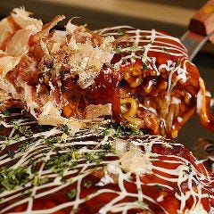 焼そば入りでボリューム満点！ソースが香ばしく香る「広島焼」