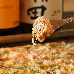 出来立てアツアツのもんじゃ焼はアルコールとも相性抜群！