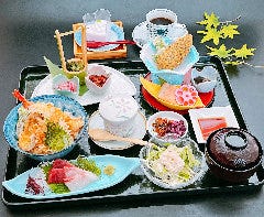 【限定20食】お昼の選べる丼御膳