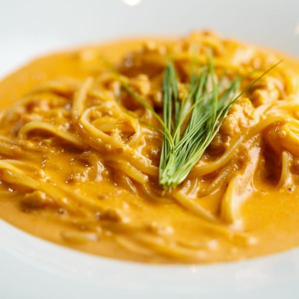 生うにのトマトクリームソースパスタ