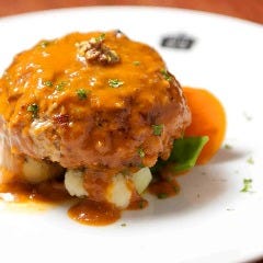 自家製粗挽きハンバーグ　天草宝牧豚を一頭買いで自店でミンチ