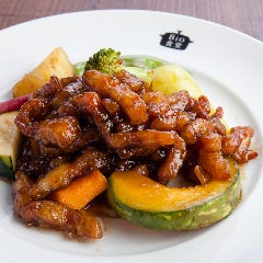 あまくさ宝牧豚のバラ肉とお野菜のバルサミコソース和え