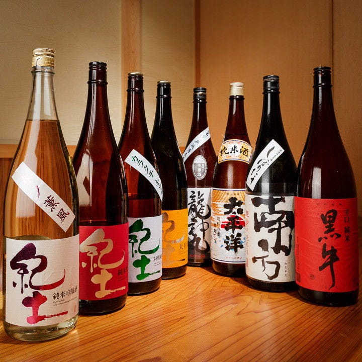 四季折々にお薦めの地元・和歌山の銘酒を取り揃えております！