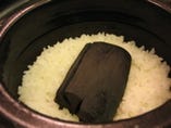 福井県産コシヒカリを土鍋で炊き上げてます