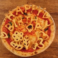 自宅でのお誕生日・お祝いに！
バースデーPizza・ハートのPizzaのピッツァアレンジ♪