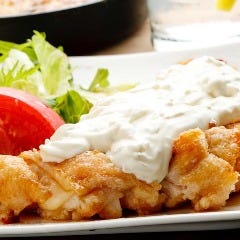 タルタルソースがたっぷりとかかったチキン南蛮♪