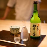 イチオシは金沢の地酒「やましろ 純米酒」