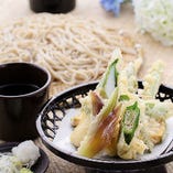 海老天付き 初夏の天ぷら付き蕎麦