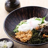 納豆とオクラの冷やしとろろ山菜蕎麦