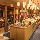 立食形式でのご宴会も承っております。団体様の貸切も可能です。