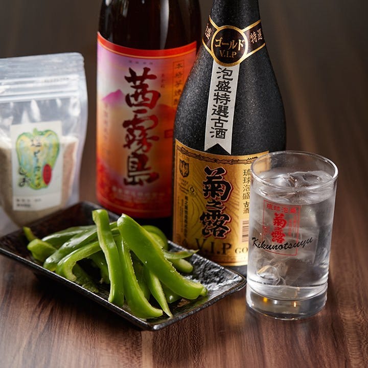 時間無制限飲み放題 沖縄と言えば泡盛 久米仙に残波など人気銘柄が飲み放題 プレミアムメニュー の詳細 アカマル商店 南風原 南城市 八重瀬 居酒屋 ぐるなび