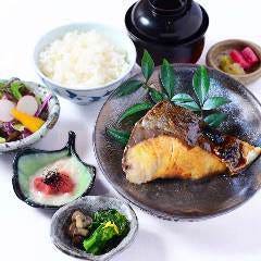 和食 うおまん 淀屋橋odona店 ランチメニュー ぐるなび