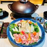 最後は雑炊も堪能『国産地鶏水炊き鍋コース』シーンに合わせて個室をお選びいただけます。