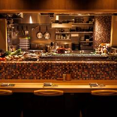 炉端ともつ煮 炎 田町本店 