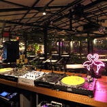 音響・照明・プロジェクターなどパーティに適した設備が充実！