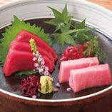 定番モノや希少な旬の魚介の美味しさを堪能するにはお刺身が◎