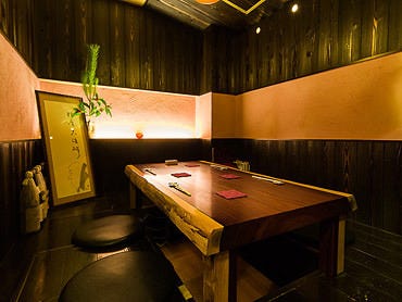 ゆったり個室 なんば 難波 の居酒屋でおすすめ 人気の完全個室 ソファー席など ぐるなび